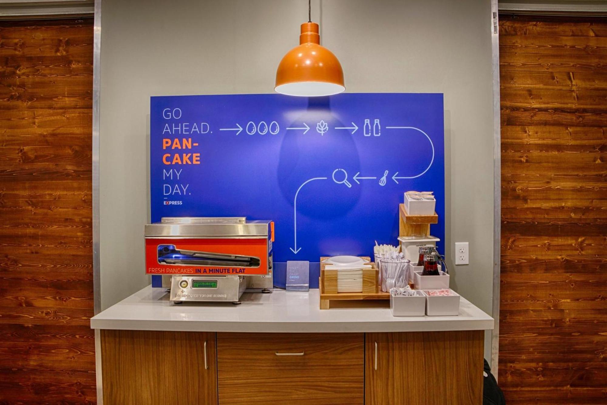 Holiday Inn Express & Suites Chicago - Oak Forest By Ihg エクステリア 写真